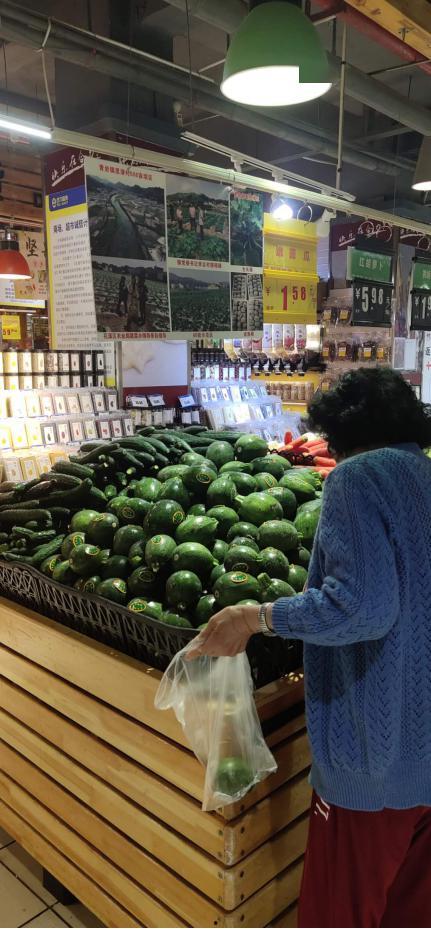 依安网红店吃瓜事件,揭秘事件背后真相