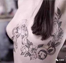 网红吃瓜纹身女孩图片高清,网红风采尽显