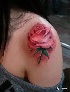 网红吃瓜纹身女孩图片高清,网红风采尽显