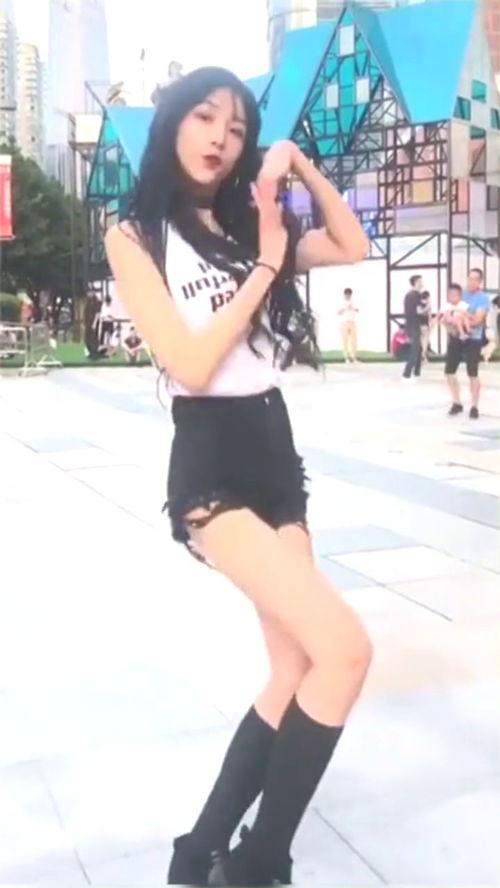 以前的网红跳舞吃瓜,揭秘网络红人的幕后生活