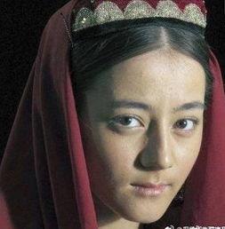 阿娜尔罕吃瓜网红事件,揭秘网络舆论的狂欢与反思