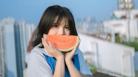 吃瓜网红拍照图片大全集,捕捉镜头下的趣味瞬间