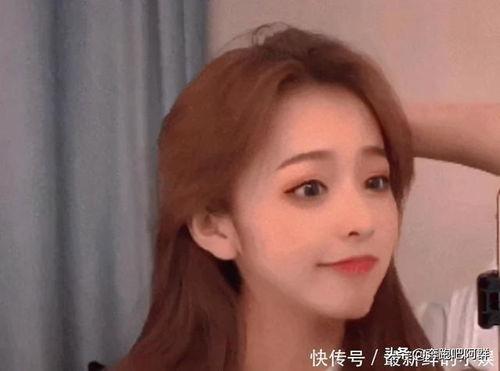 刘思瑶吃瓜网红,从吃瓜网红到话题女王，她如何成为网络焦点？
