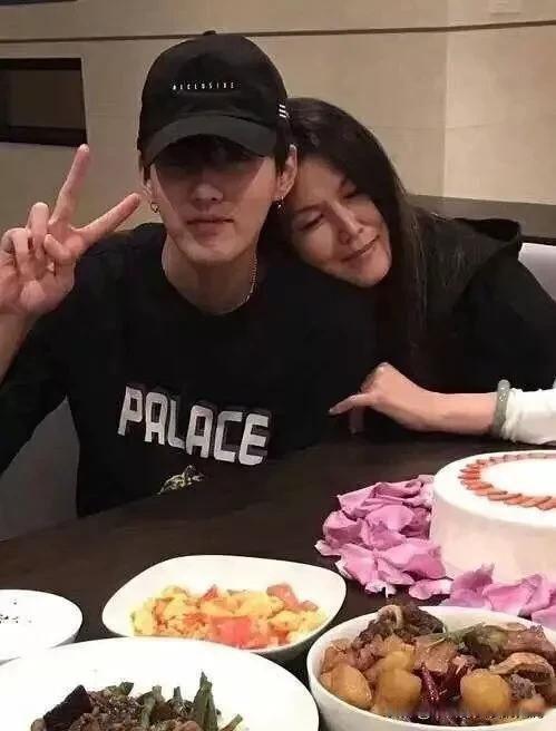 网红吃瓜八卦视频大全,揭秘娱乐圈最新八卦视频大全